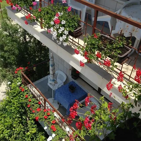 ゲストハウス In With Balcony, Air Conditioning, Wifi 5188-4 Sukošan