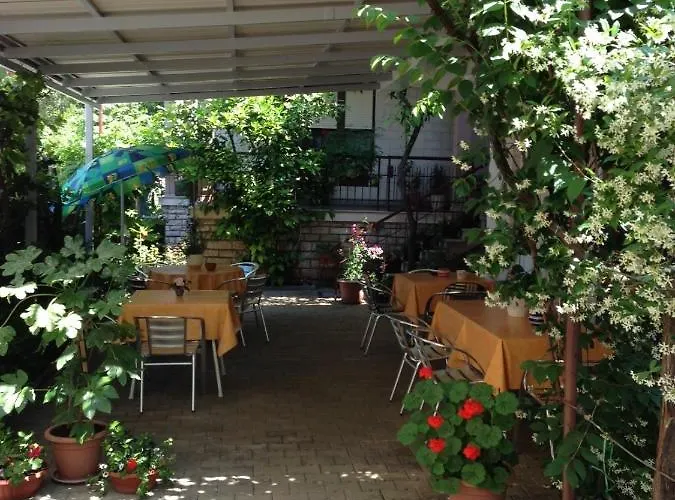 게스트하우스 In With Balcony, Air Conditioning, Wifi 5188-4 *