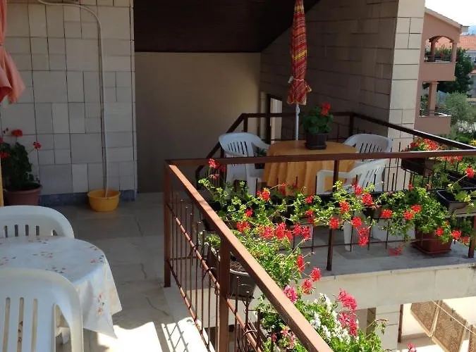 게스트하우스 In With Balcony, Air Conditioning, Wifi 5188-4 *